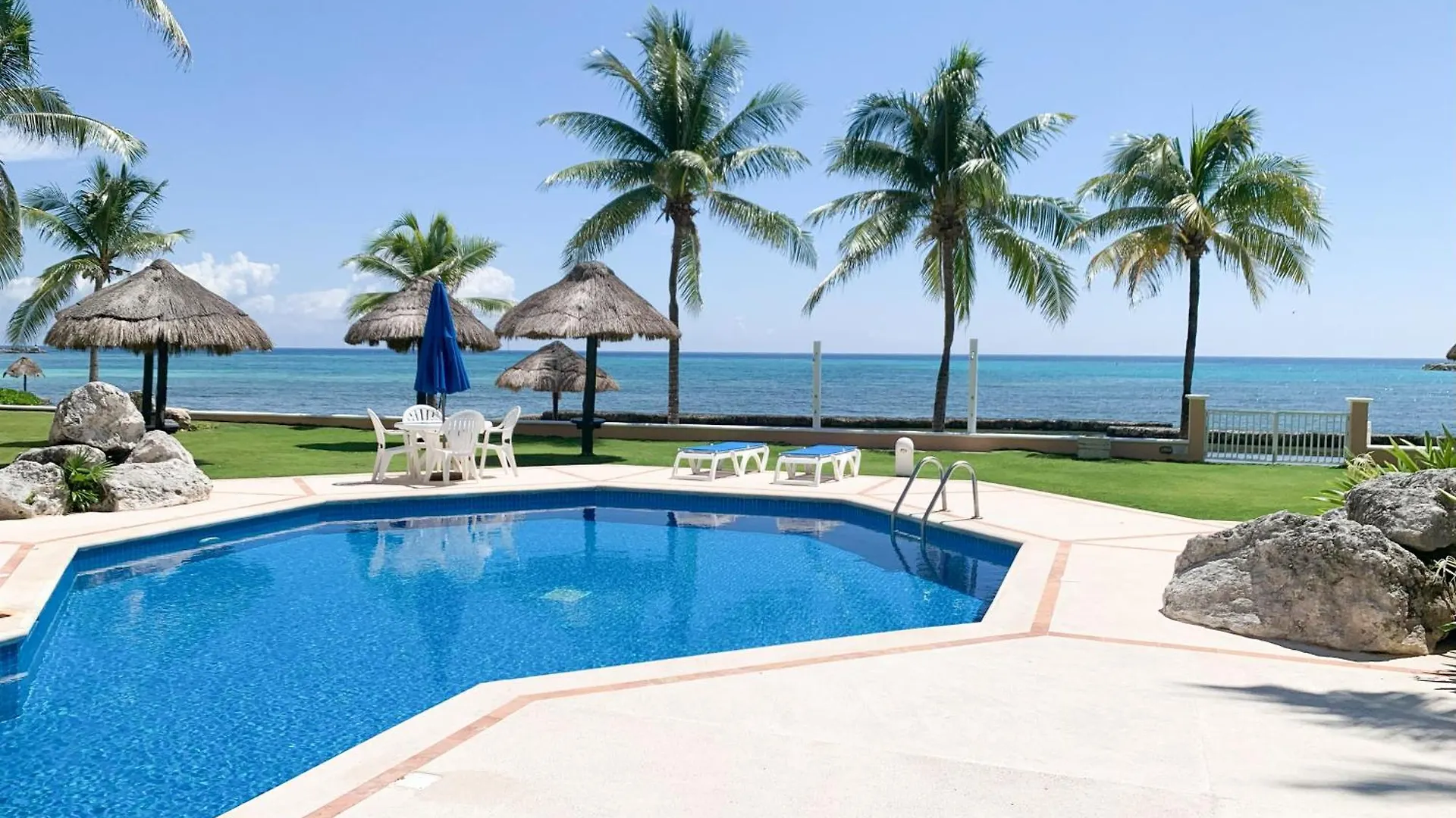 Beachfront Breathtaking Views Puerto Aventuras